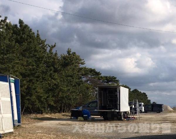 �r������