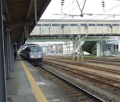 ���}�΂�